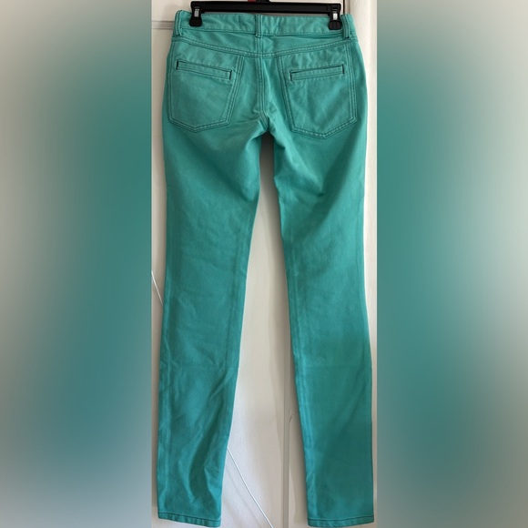 Chic Women's Green Skinny Jeans - Picture 2 of 5
